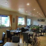 Centre فندق