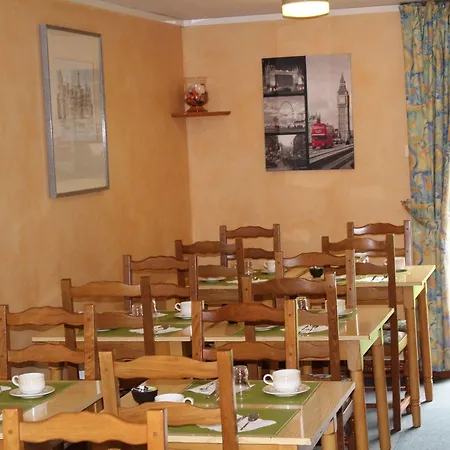 Centre Hotel 2*